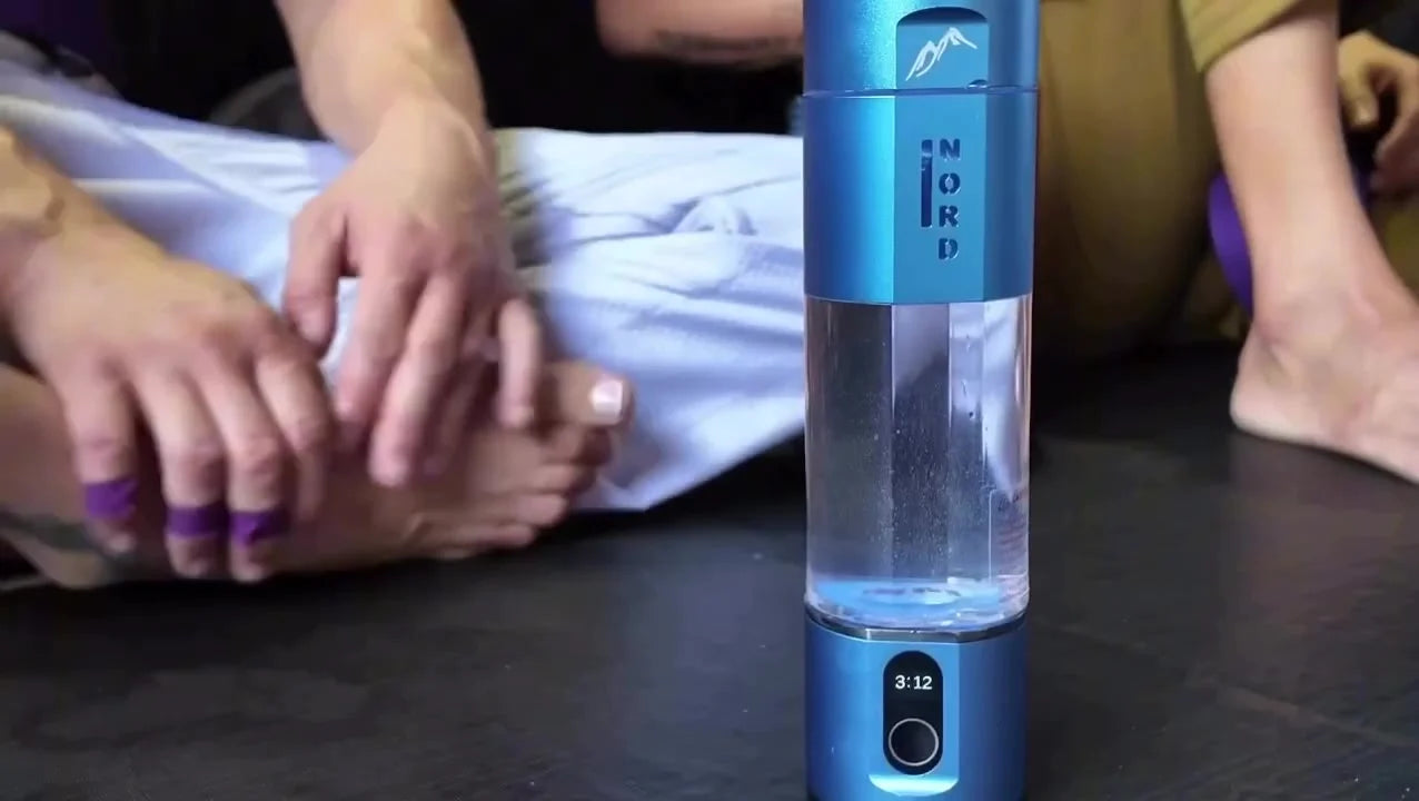 Nord Hydrogen Bottle auf der Matte zwischen den Runden an der Flow Academy